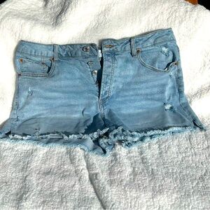 Vanilla Star Juniors Button Down Denim Light Wash Distressed Shorts